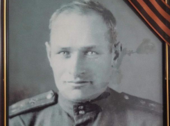 Волжанка ищет родственников, потерявших портрет погибшего солдата