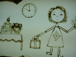 Семьям Волжского предлагают обучиться рисованию на песке