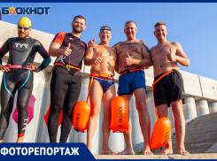 Переплыть Волгу за 13 минут: 60 человек поучаствовали в испытании силы и духа в Волжском