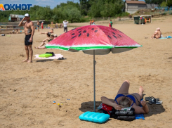 Волжане не любят принимать солнечные ванны на городском пляже