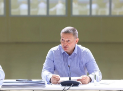 При разборе завалов найдена погибшая, число пострадавших выросло до восьми, - губернатор Волгоградской области о последствиях атаки БПЛА