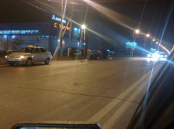 Mazda и «двенадцатая» столкнулись на «пустой» дороге в новой части Волжского