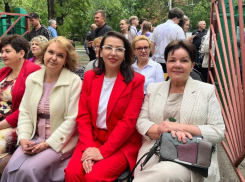 «Каждый из вас - новый супер-герой»: Татьяна Глухова выступила с речью на последнем звонке в  школе №2 Волжского