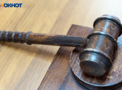 Суд рассмотрит дело о нападении отца школьницы на ее одноклассника в Волжском