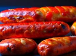Волжский мясокомбинат кормил мусульман колбасой с ДНК свиньи