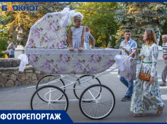 Яркие костюмы и счастливые дети: как прошел парад колясок в Волжском