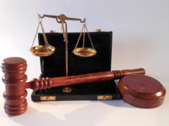 Нефтеперерабатывающий завод «обнесли» на 15,5 миллионов: участницу ОПГ осудили в Волгограде