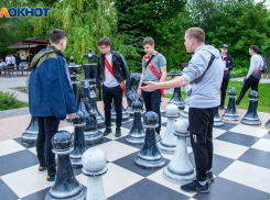 Ученые и производственники со всей России посетили одну из компаний Волжского, обсудив нехватку кадров для химии