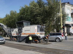 На новом проспекте в Волжском завершили укладку выравнивающего слоя асфальта