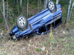 Водитель «ВАЗ-21120» перевернулся на трассе в Средней Ахтубе