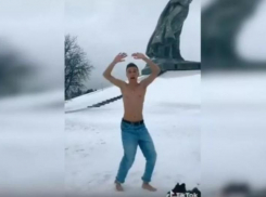 Волгоградский тиктокер извинился за оскорбление братской могилы