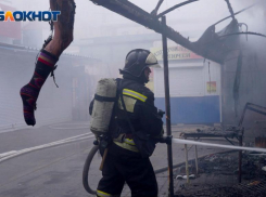 Тело женщины нашли на месте пожара в Волгограде на Качинском рынке