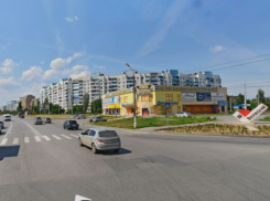 В Волжском меняется режим работы светофора на перекрестке