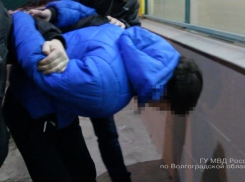 Школьника из Камышина задержали с партией неизвестного наркотика