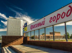 Целый месяц Волжский будут разгребать от завалов мусора, оставшегося после зимы