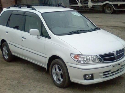 В Волжском разыскивают водителя белого «Ниссана», скрывшегося с места ДТП