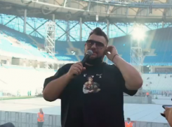 «Волгоград, держись»: Сергей Жуков показал на видео подготовку к концерту «Руки Вверх»