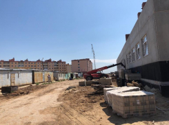 Волжский новые микрорайоны. Новая школа в 37 микрорайоне Волжский. Школа в 37 микрорайоне Волжский. 32 Микрорайон Волжский. Стройка школы 37 микрорайон город Волжский Медведево.
