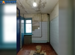 «Шарашкина контора»: волжанам уже больше месяца не могут поставить сливную трубу