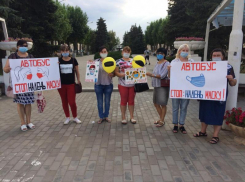 Плакатами и шарами призывают волжан носить маски