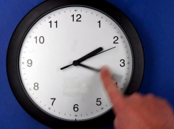 Волжане присоединятся к региональному соцопросу о переводе стрелок часов на «летнее» время