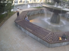 «Настройщик» фонтана вернул украденную форсунку после публикации видео с его подвигами в Волжском