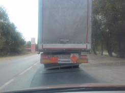 Фура с опасным грузом проникла в Волжский