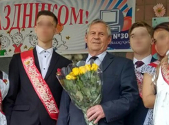 В одной из лучших школ Волжского дети вынуждены заниматься в две смены из-за нехватки классов 