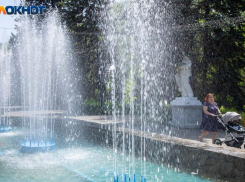 Волжанам запретили купаться в жару в фонтанах