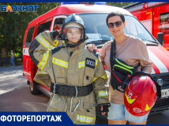 Красные машины и накаченные мужчины: в Волжском пожарные показали свою мощь