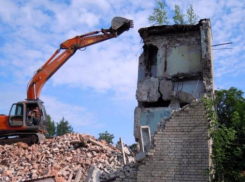 Следователи выясняют обстоятельства гибели молодого мужчины при разборе дома под Волжским 