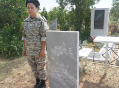 В Волжском заменили 24 памятника на могилах ветеранов