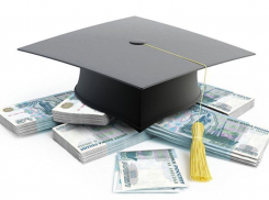 В Волжском школьник будет получать именную стипендию от области