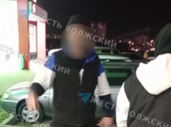 В Волжском мужчина называл кассиров «бичами», представляясь кадыровцем