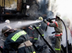 Из-за проблем с проводкой сгорел дом в Волжском