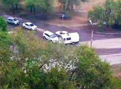 В Волжском «Газель» с кроссовером «бодалась»