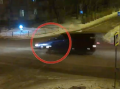 Загадочный автомобилист устроил ДТП в Волжском