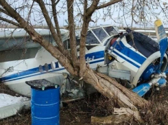 СК и прокуратура разбираются в причинах аварийной посадки самолета в Волгоградской области
