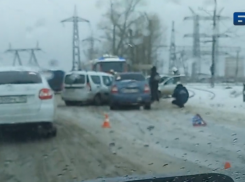 На железнодорожном переезде после Волжской ГЭС произошла массовая авария