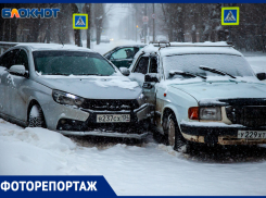 Снегопад захватил Волжский в плен: фоторепортаж
