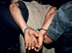 В Волжском задержали дебошира, проломившего череп, в потасовке у кафе