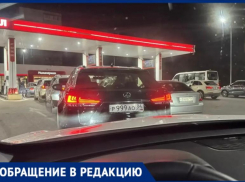 На заправке в Волжском водители узнают об отсутствии АИ-95 только на кассе