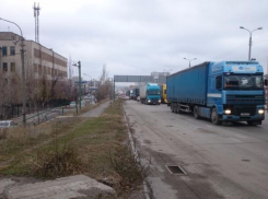 Волгоградские дальнобойщики, преисполненные надежд, возвращаются домой 