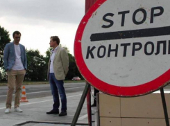 Пятнадцать водителей фур попались на перегрузе на посту в Волжском