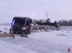 Все подробности ночного крушения автобуса с 9-пострадавшими в Волгоградской области