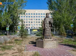 Финиширует капитальный ремонт одной из старейших поликлиник Волжского: остальные - на очереди