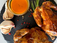 Невероятные ребрышки и фирменная курочка: встречайте Новый год с блюдами от Slam Coffee