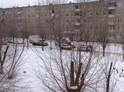 Незначительное ДТП и грузовики заблокировали улицу Пионерская в Волжском