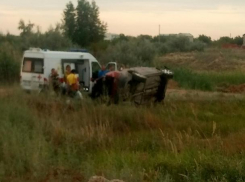 Пьяный водитель за рулем Volvo перевернулся под Волжским