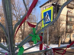 Новогоднее дерево желаний появилось в центре Волжского